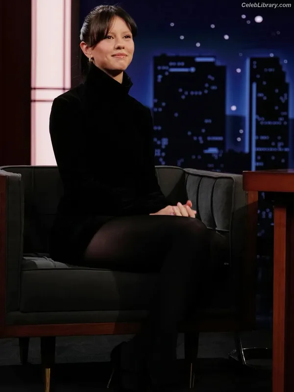 Mia Goth photo 15 of 609