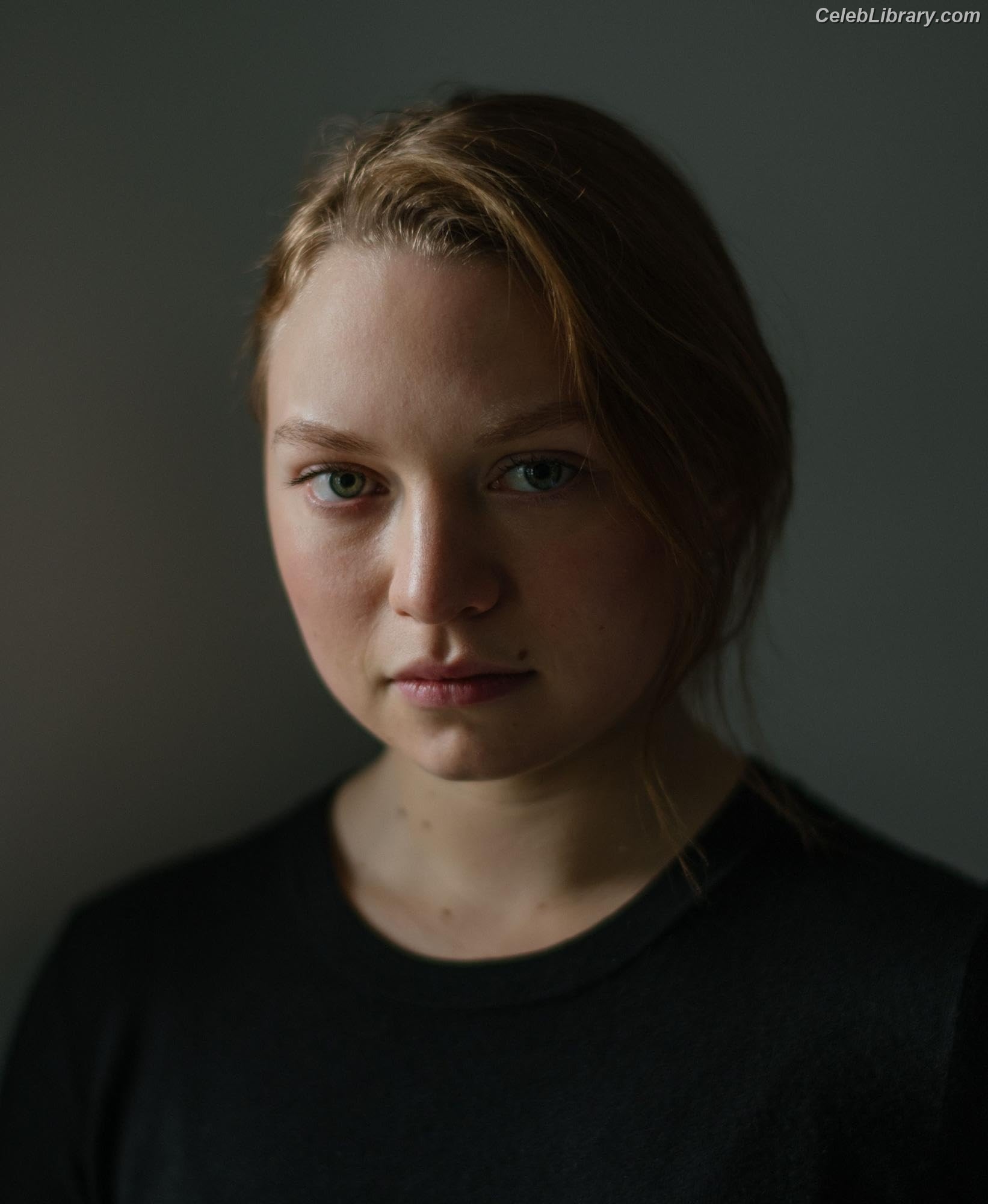 Mia Threapleton photo 1 of 26