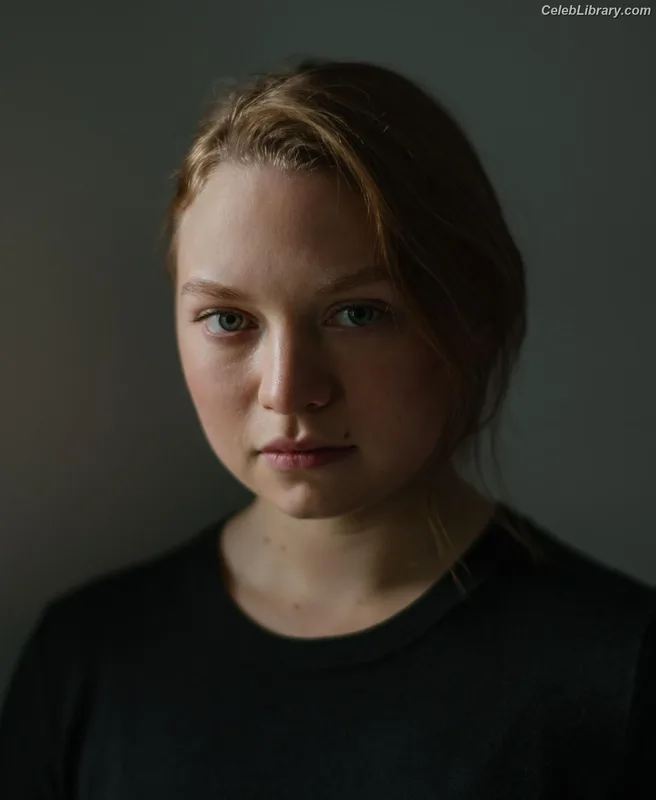 Mia Threapleton photo 1 of 26