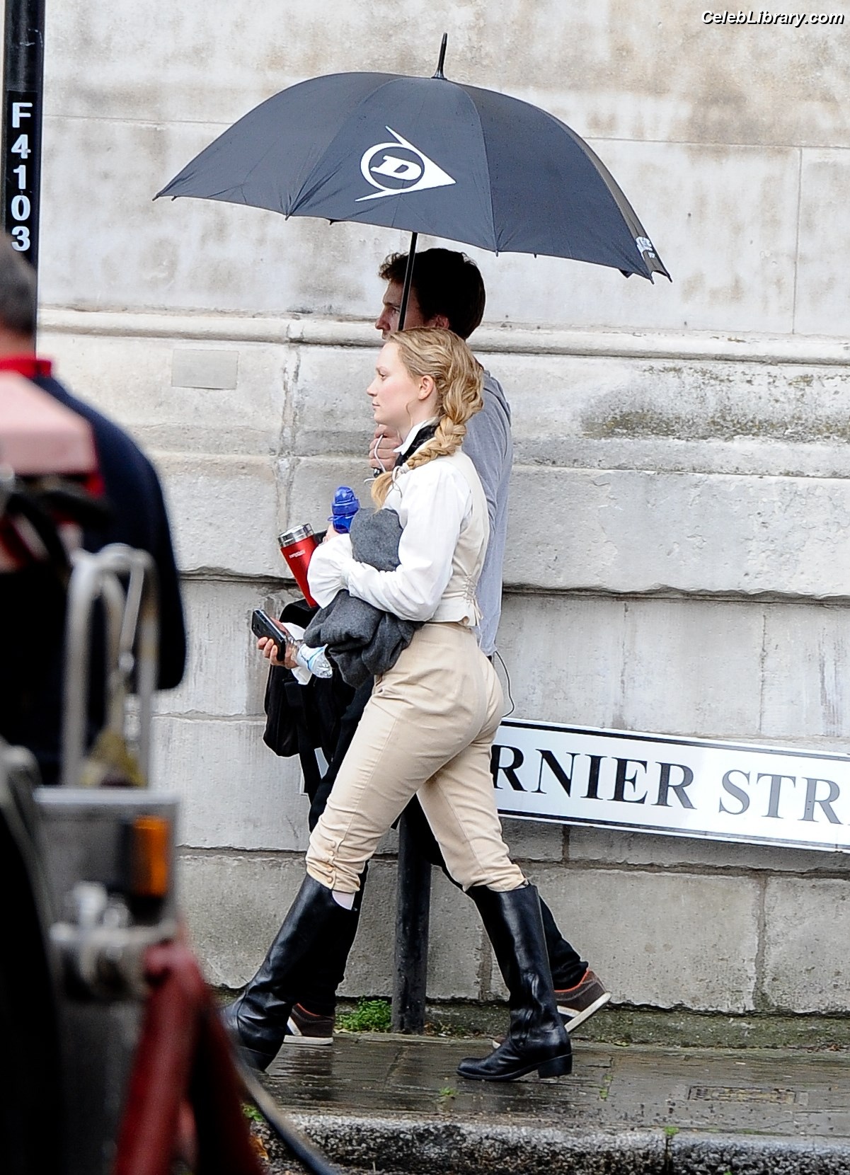 Mia Wasikowska photo 8 of 11