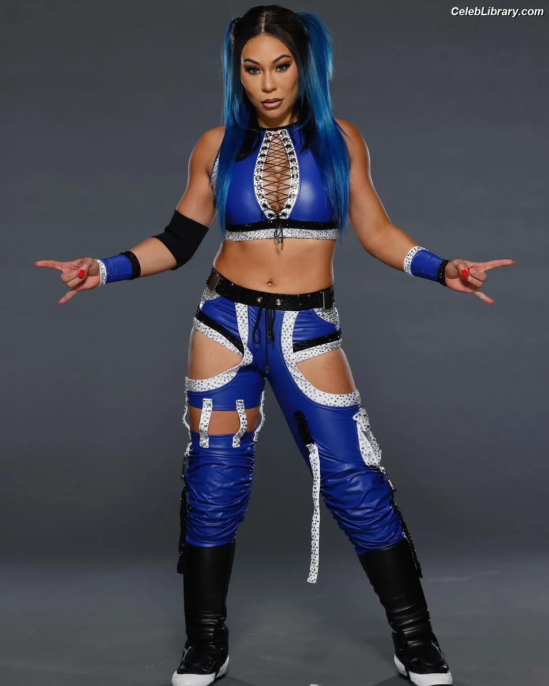 Mia Yim photo 15 of 364