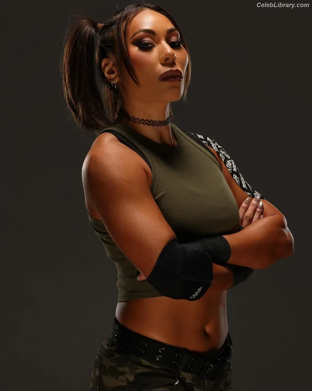 Mia Yim photo 15 of 364