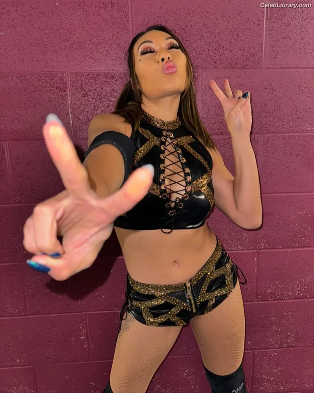 Mia Yim photo 2 of 364
