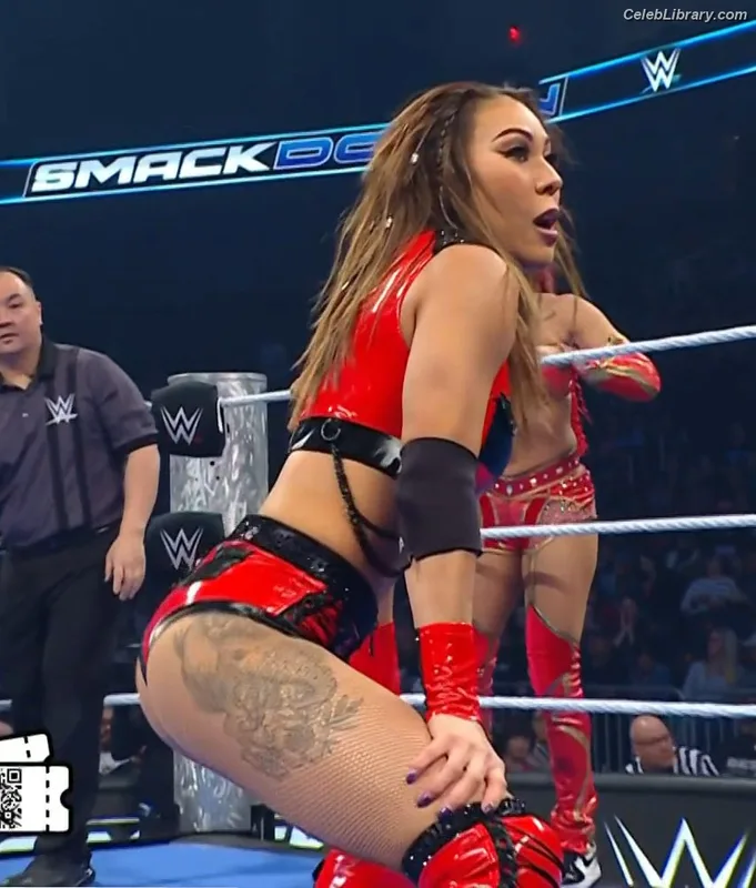 Mia Yim photo 17 of 364