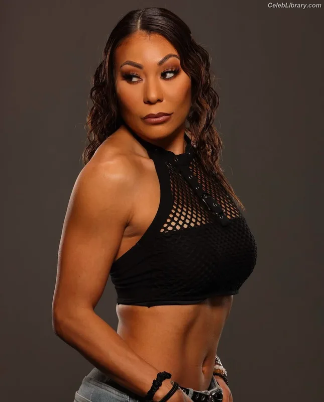 Mia Yim photo 22 of 364