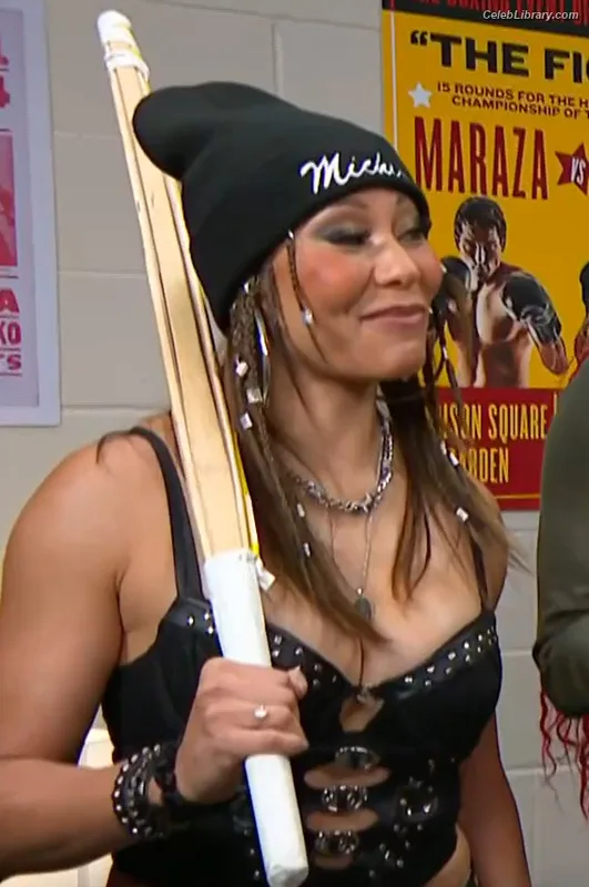 Mia Yim photo 22 of 364