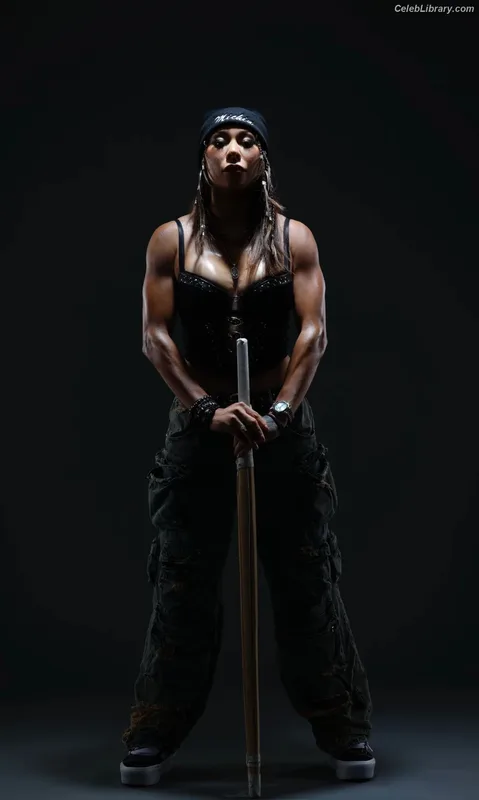 Mia Yim photo 1 of 364