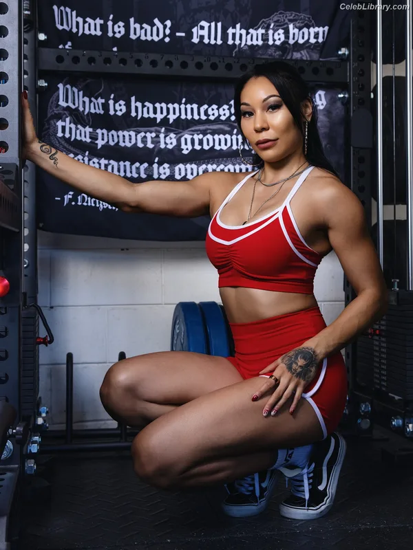 Mia Yim photo 12 of 364