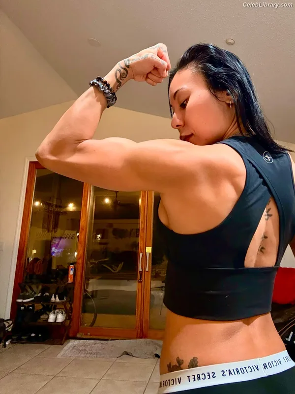 Mia Yim photo 15 of 364