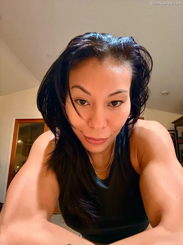 Mia Yim photo 16 of 364