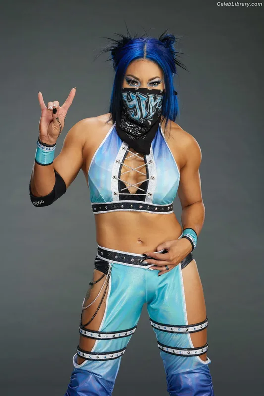 Mia Yim photo 1 of 364