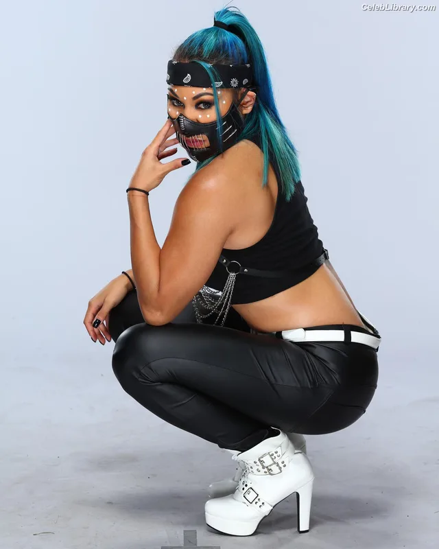 Mia Yim photo 19 of 364