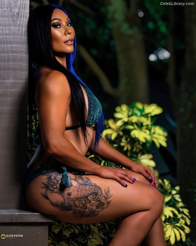 Mia Yim photo 15 of 364