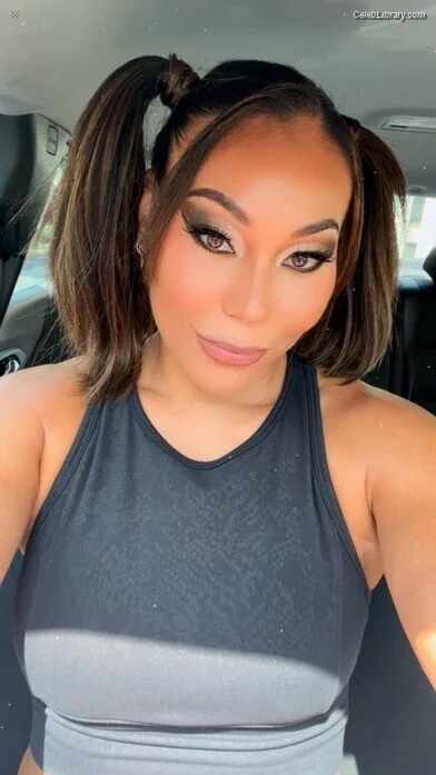 Mia Yim photo 17 of 364
