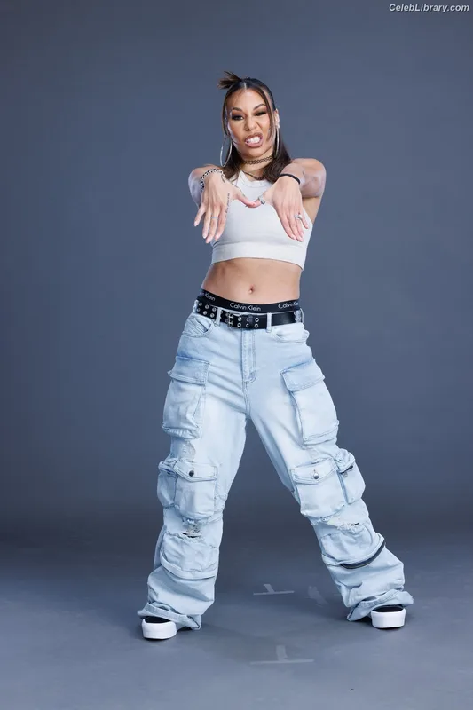 Mia Yim photo 13 of 364