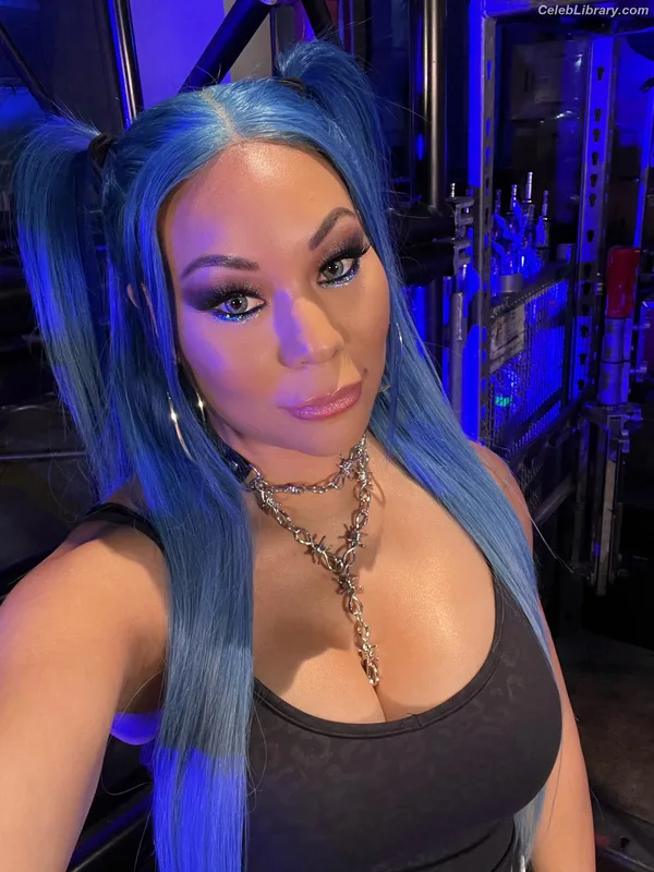 Mia Yim photo 12 of 364