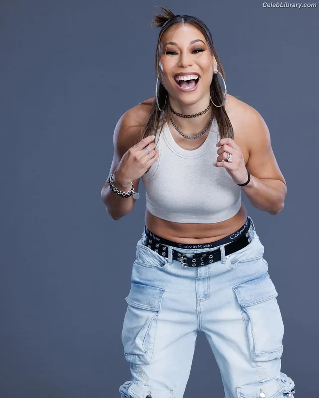 Mia Yim photo 6 of 364