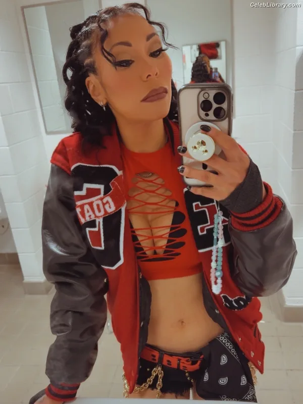 Mia Yim photo 20 of 364