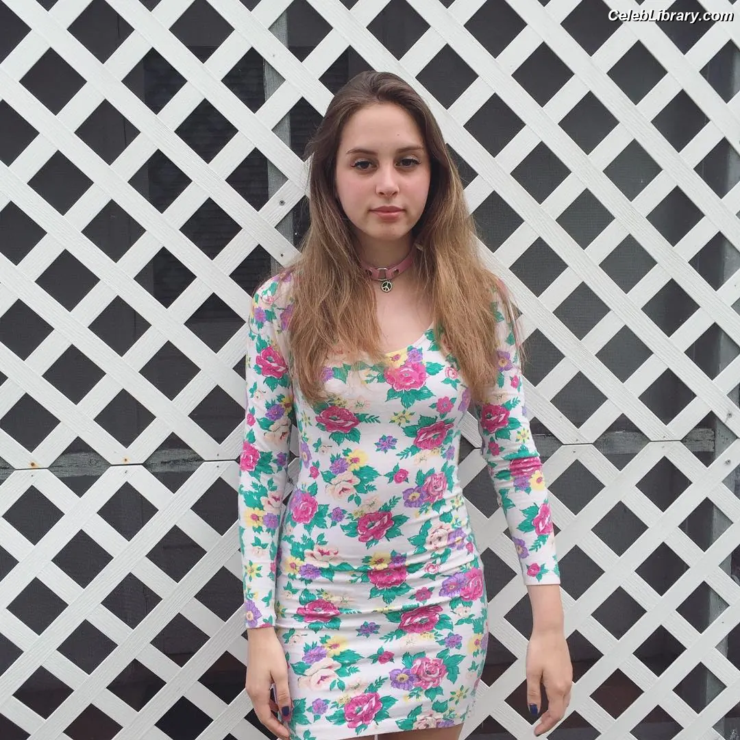 Mica Tenenbaum photo 6 of 106
