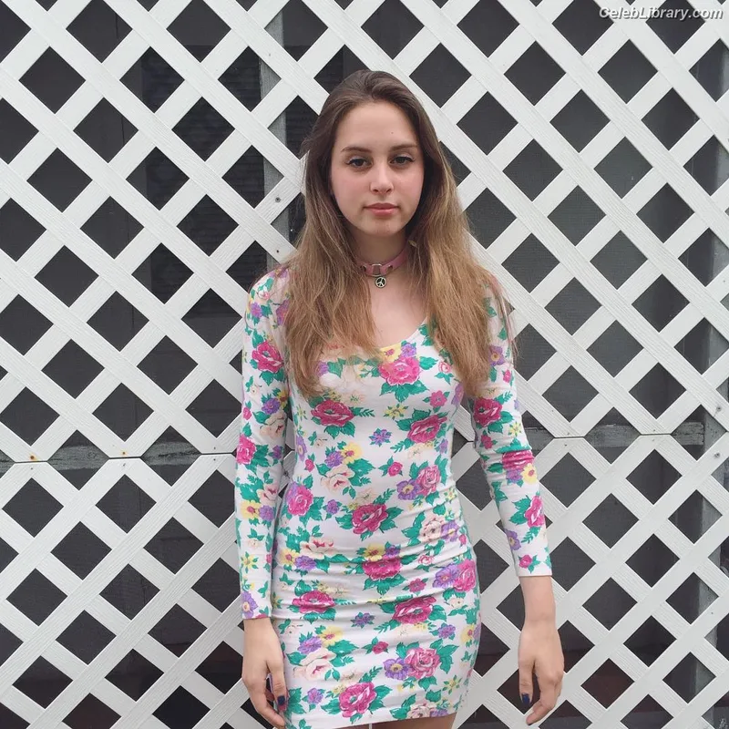Mica Tenenbaum photo 6 of 107