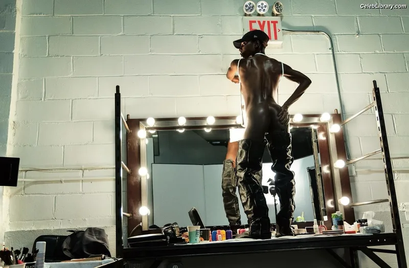 Michaela Coel photo 7 of 19