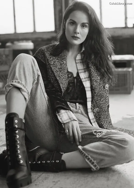 Michelle Dockery photo 4 of 41