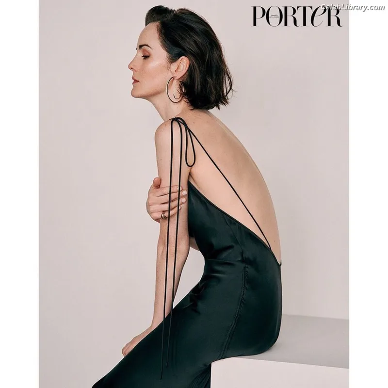 Michelle Dockery photo 7 of 41
