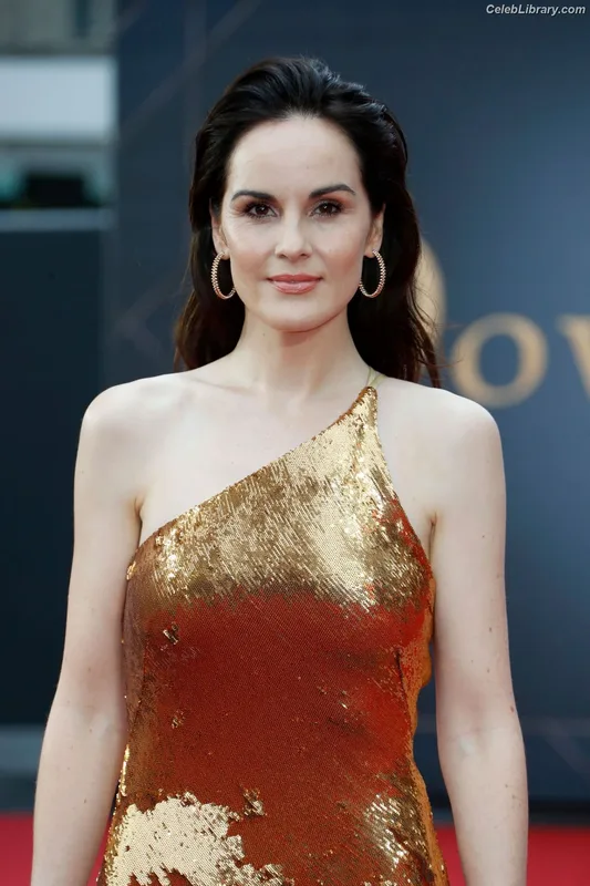 Michelle Dockery photo 10 of 41