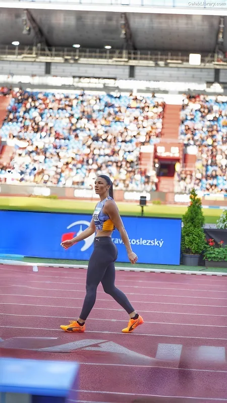 Michelle Jenneke photo 8 of 113