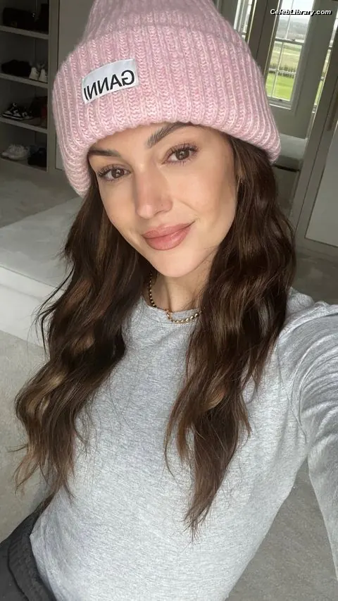 Michelle Keegan photo 18 of 537
