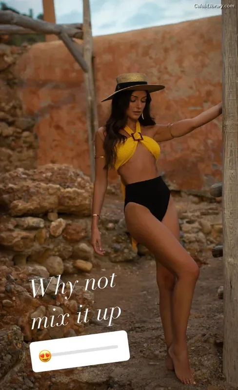 Michelle Keegan photo 7 of 535