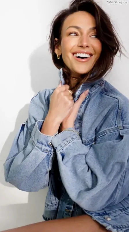 Michelle Keegan photo 5 of 535