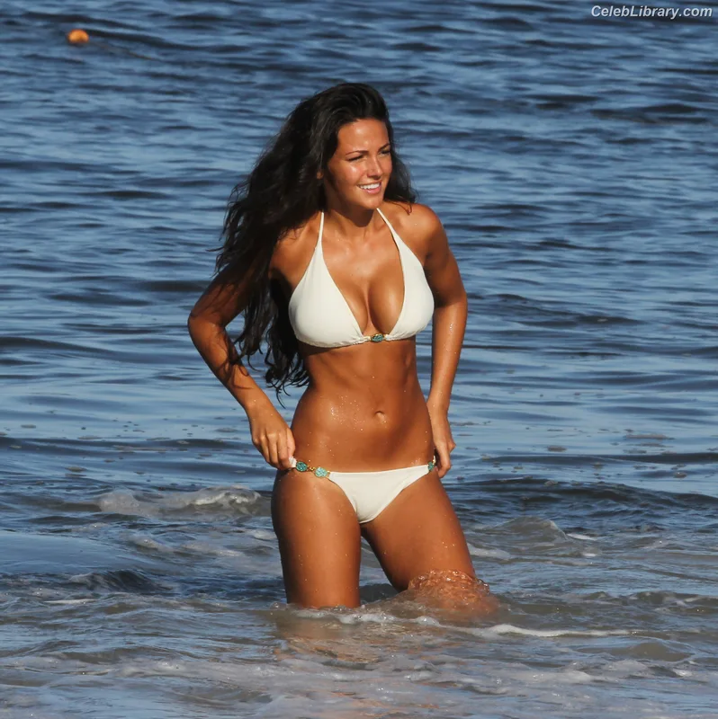 Michelle Keegan photo 14 of 535