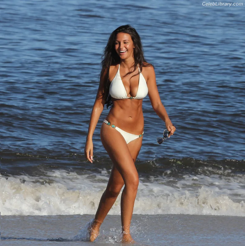 Michelle Keegan photo 16 of 535