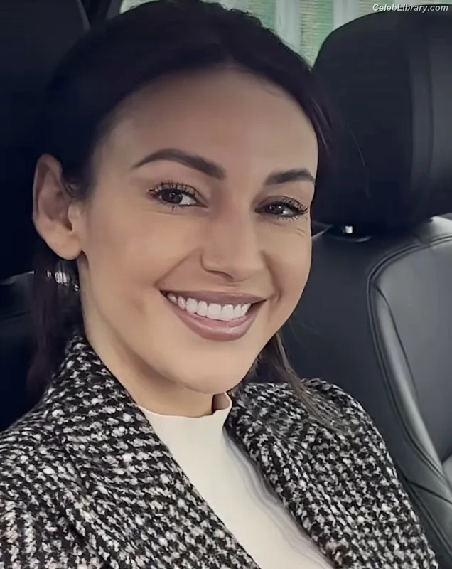 Michelle Keegan photo 16 of 535