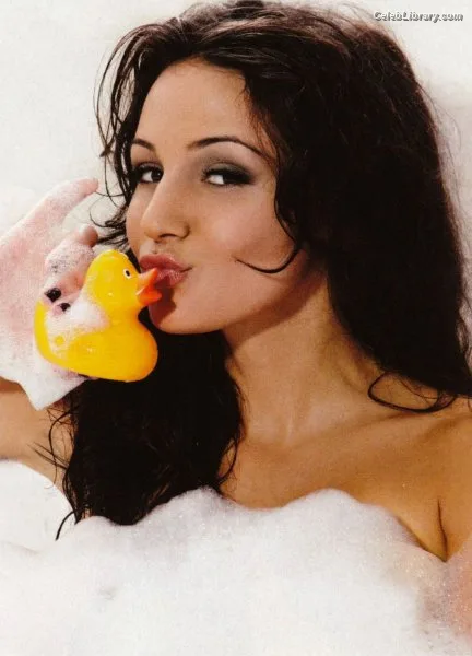 Michelle Keegan photo 21 of 535