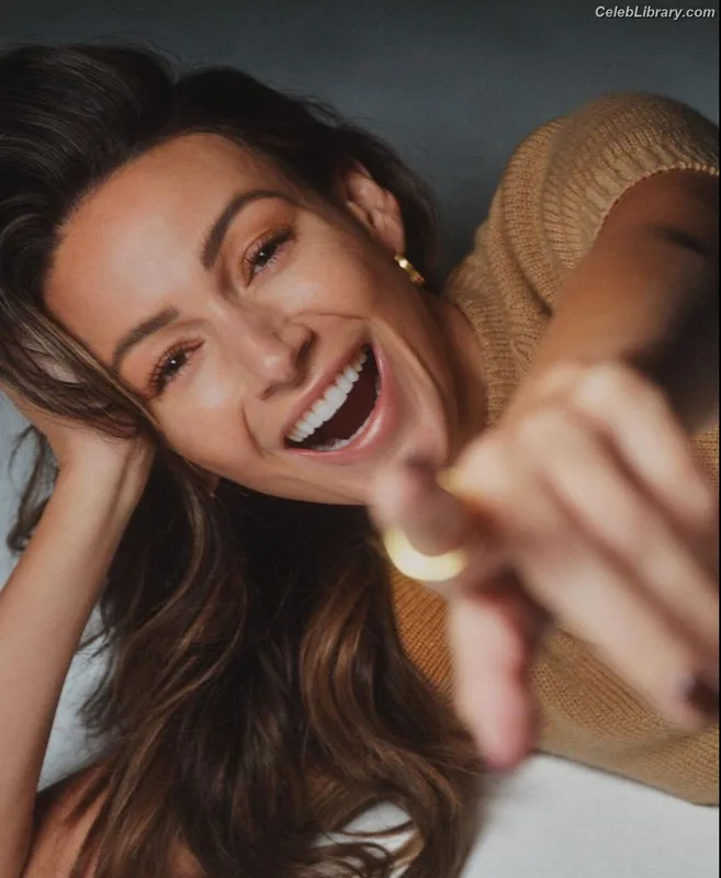 Michelle Keegan photo 23 of 535