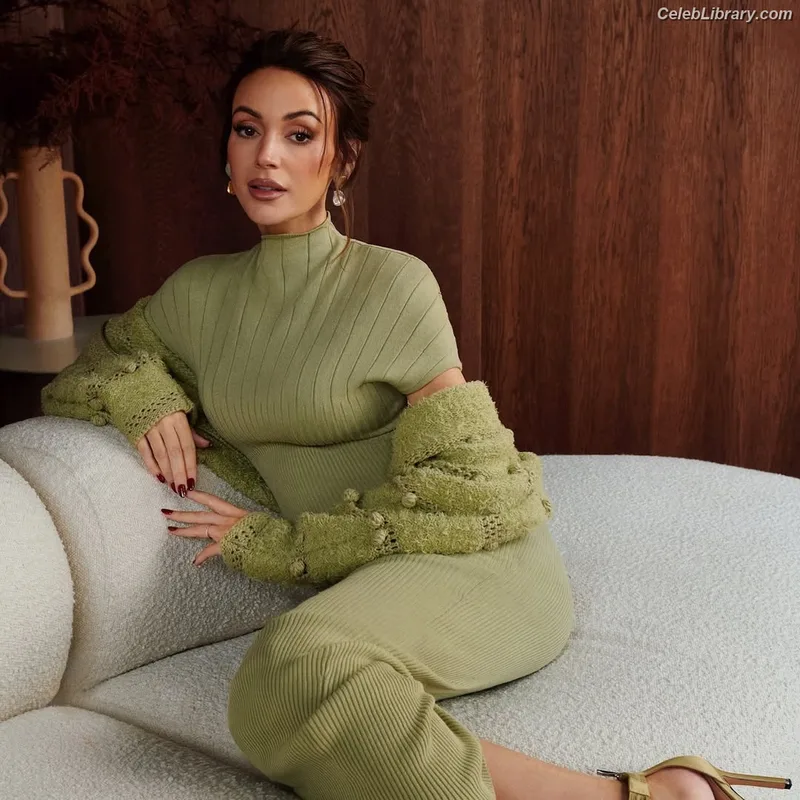 Michelle Keegan photo 20 of 535