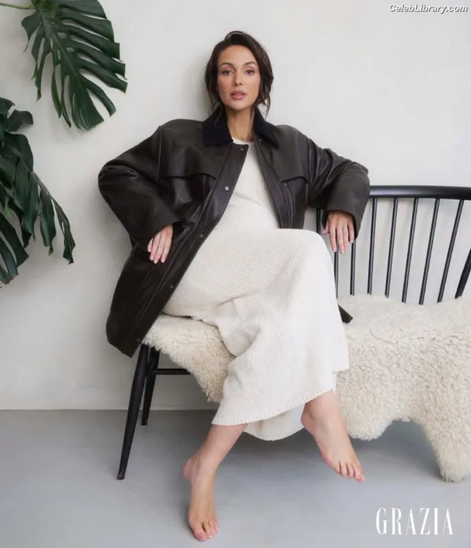 Michelle Keegan photo 1 of 535