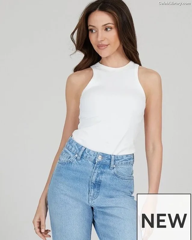 Michelle Keegan photo 3 of 535