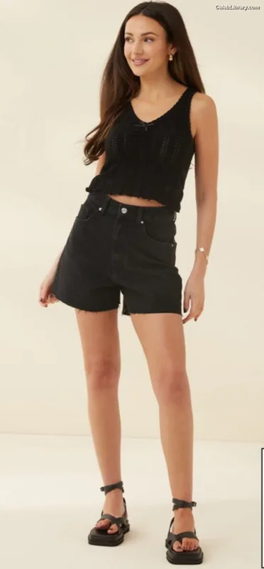 Michelle Keegan photo 14 of 535