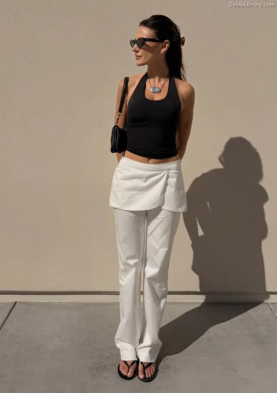 Michelle Keegan photo 3 of 535