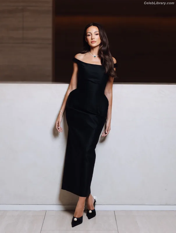 Michelle Keegan photo 5 of 535