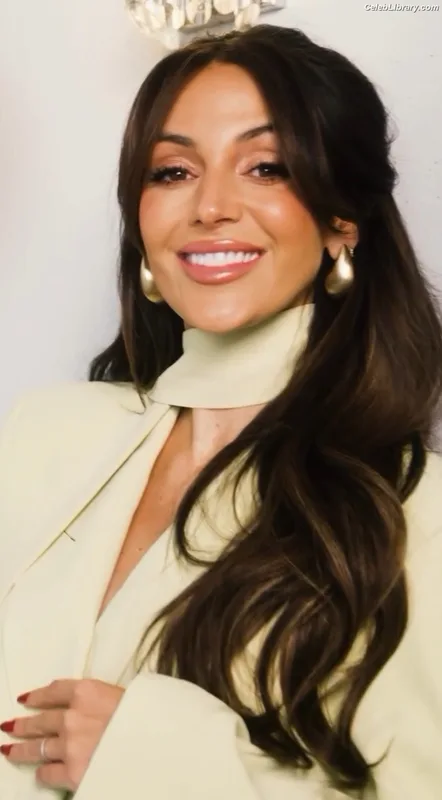 Michelle Keegan photo 12 of 535