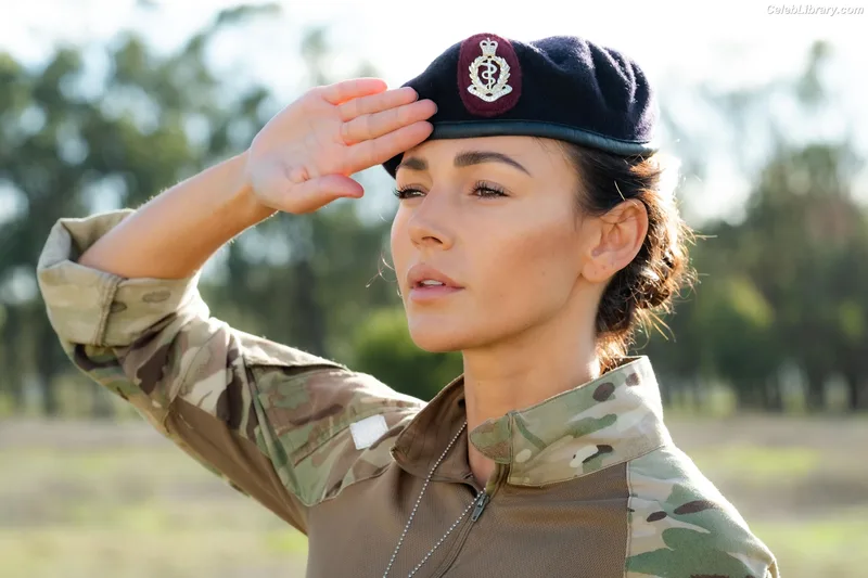 Michelle Keegan photo 14 of 535