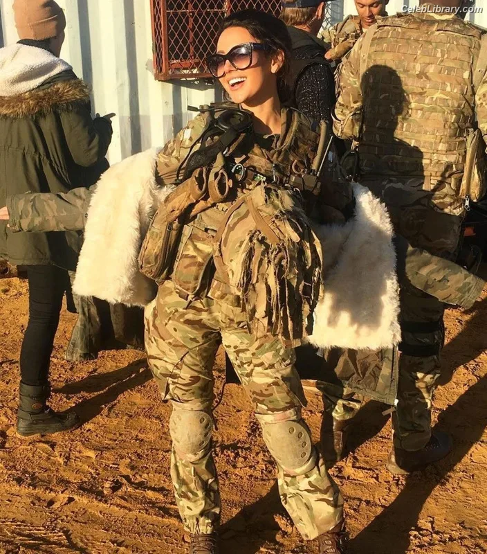 Michelle Keegan photo 16 of 535