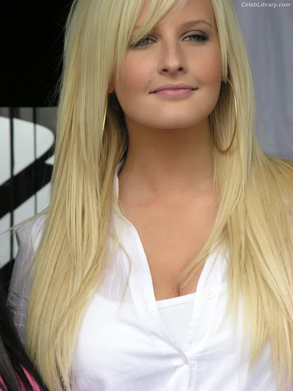 Michelle Marsh photo 20 of 277