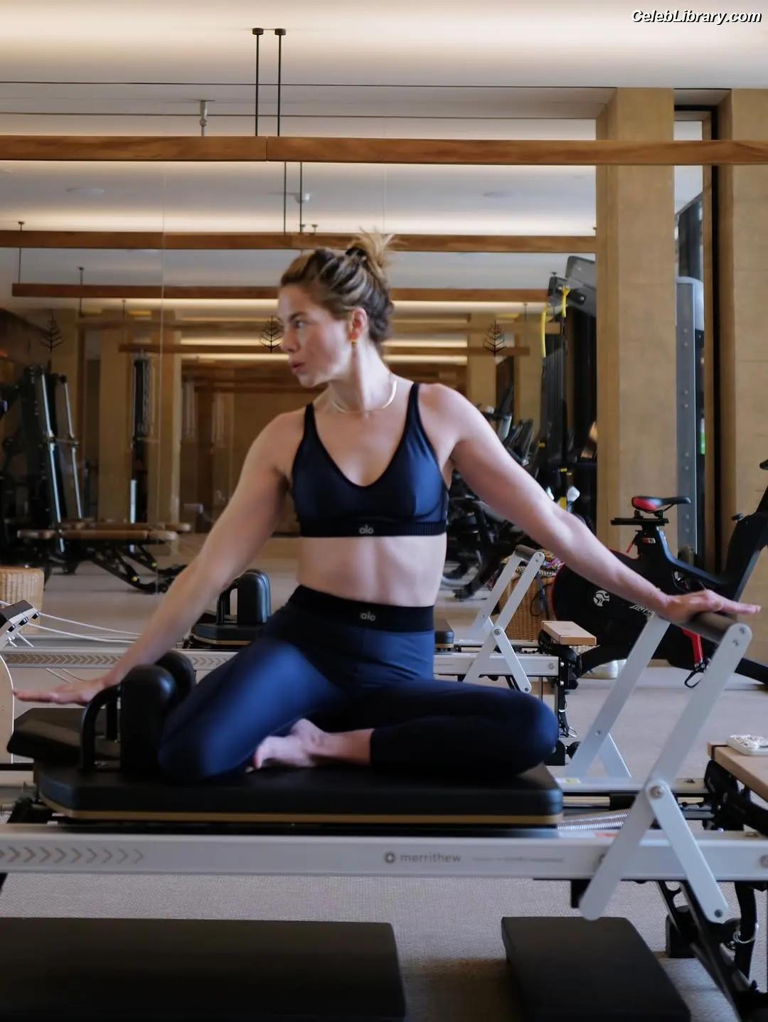 Michelle Monaghan photo 17 of 1009