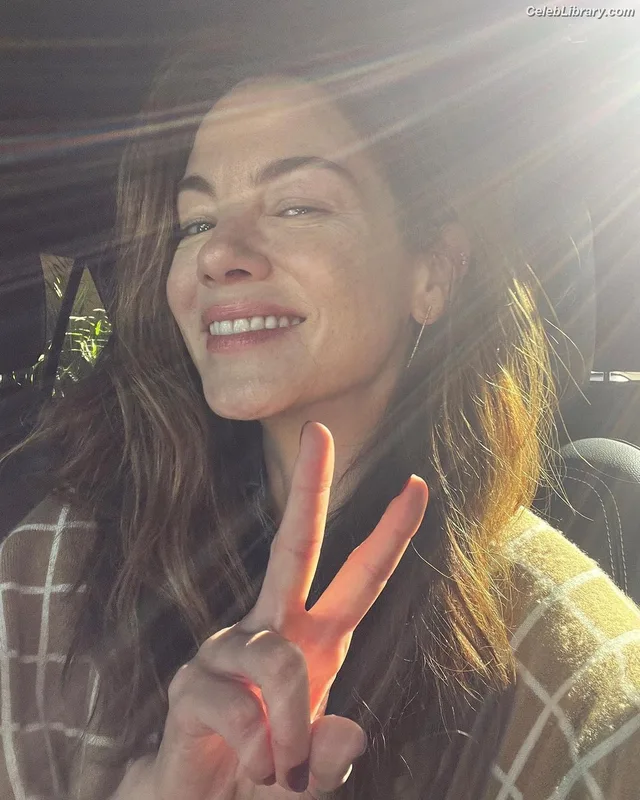 Michelle Monaghan photo 16 of 1010