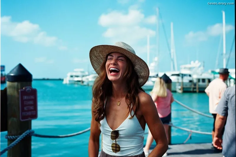 Michelle Monaghan photo 9 of 1010